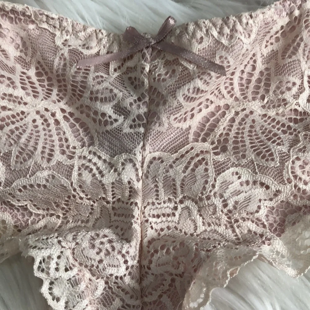 Rene Rofe light pink lace thong panties   NWT